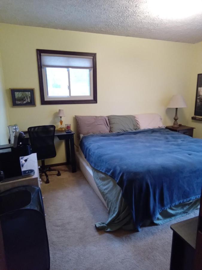 Ferienwohnung Outdoor Hot Tub And Cozy King Bed Lansing Exterior foto